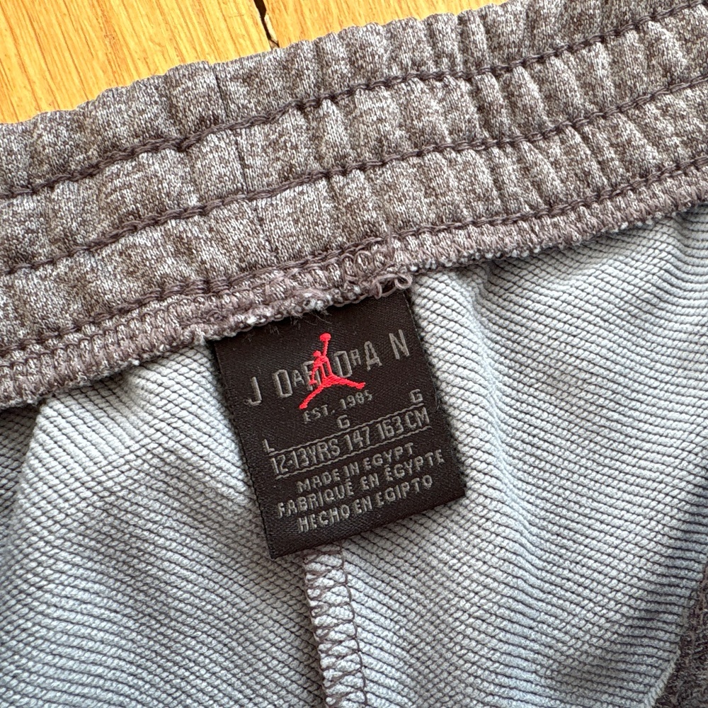 New With Tags Boys Jordan Sweatpants Size Large - Picture 3 of 4